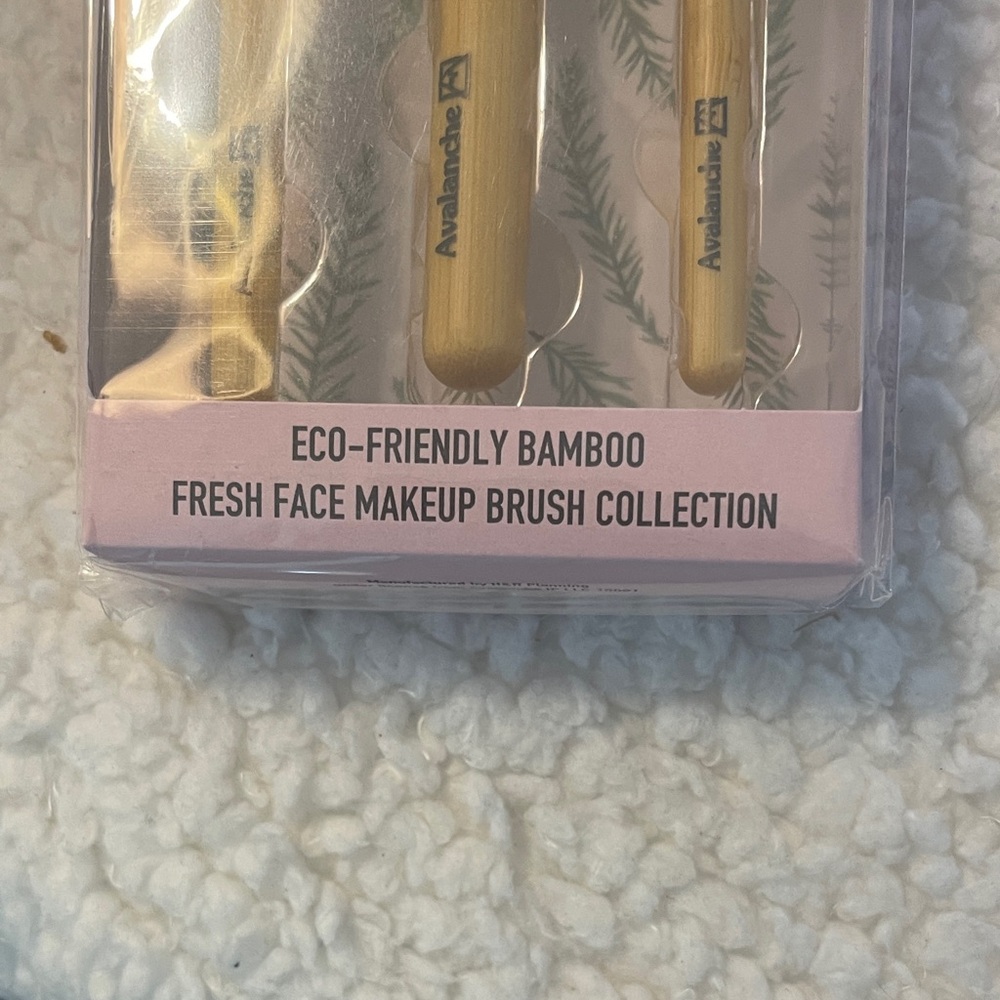 Avalanche Bamboo Makeup Brush Collection products bundle: stocking stuffers - Picture 4 of 12
